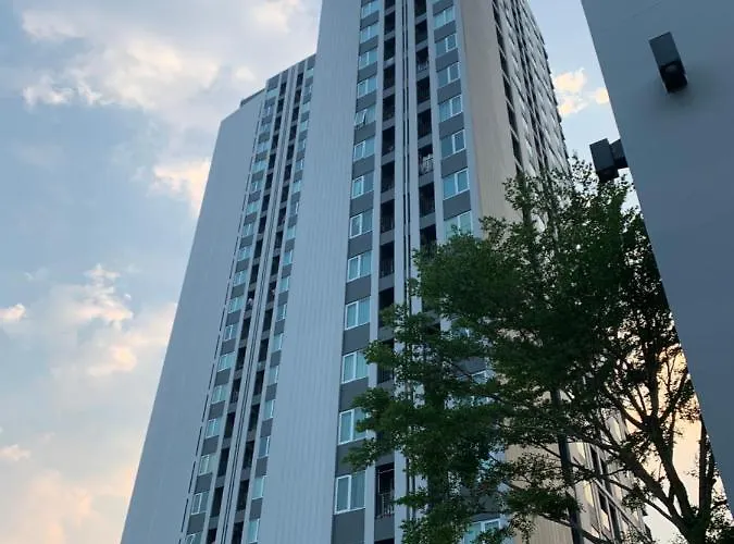 Chapter One Eco Rutchada-huaikhwang Aparthotel Bangkok